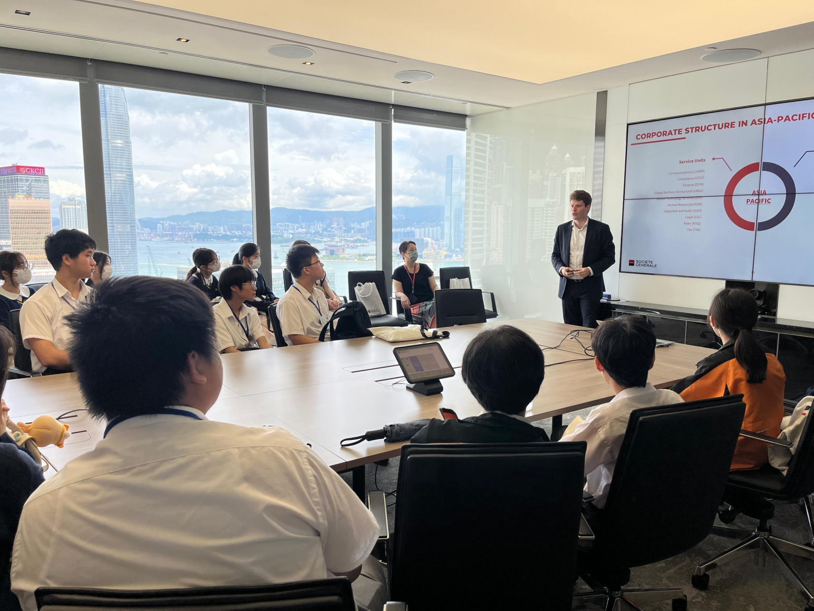 c2e1bf02-9785-445c-920c-a174eb9852d1