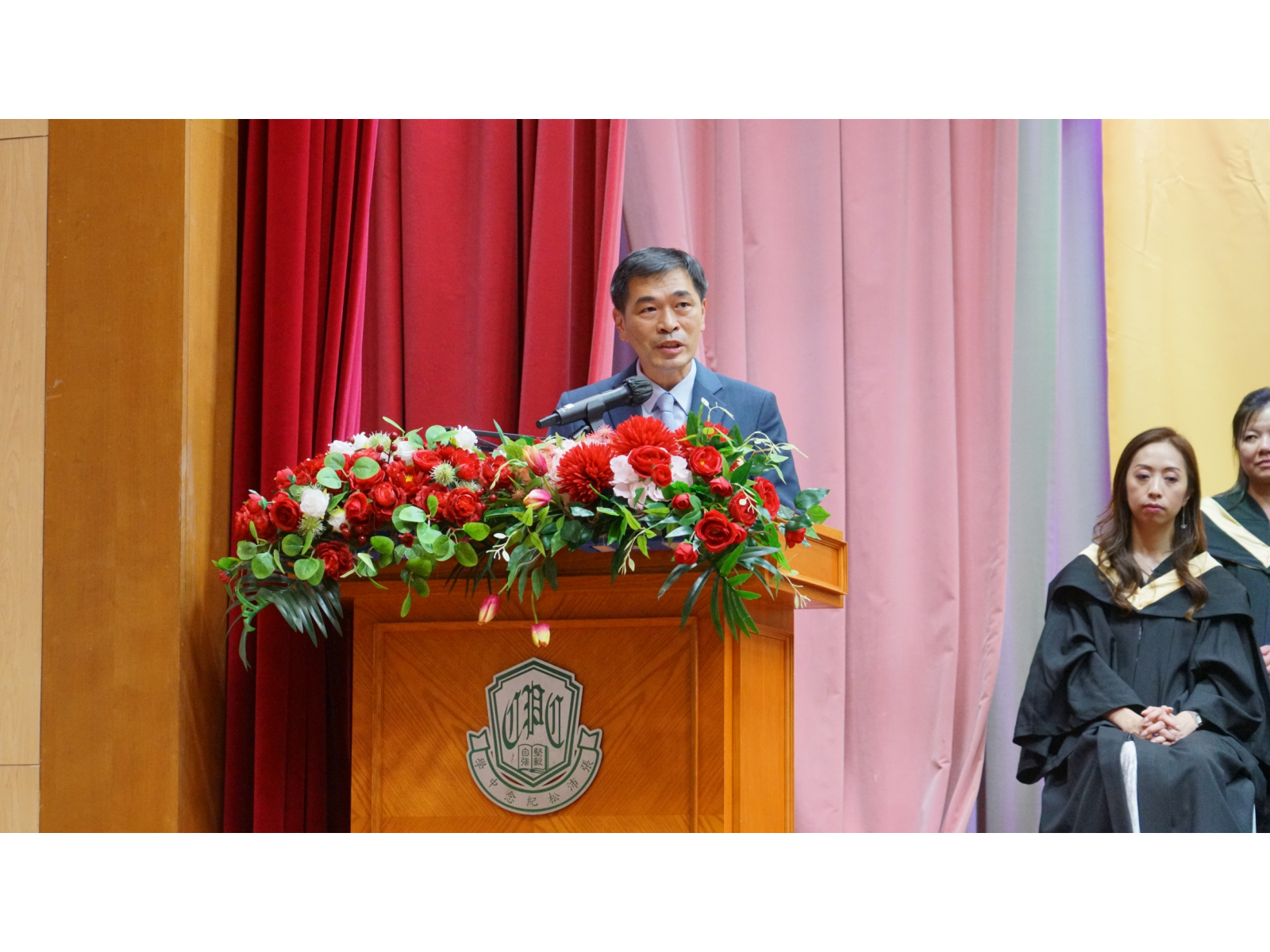 10.主禮黃光耀先生作訓勉辭