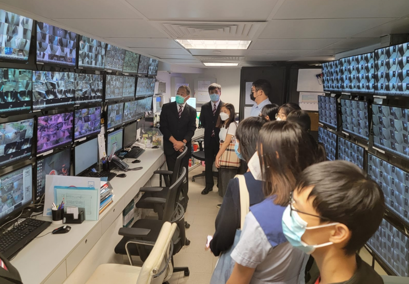 03f06c43-a0bb-42ee-8770-3be23033fdc8