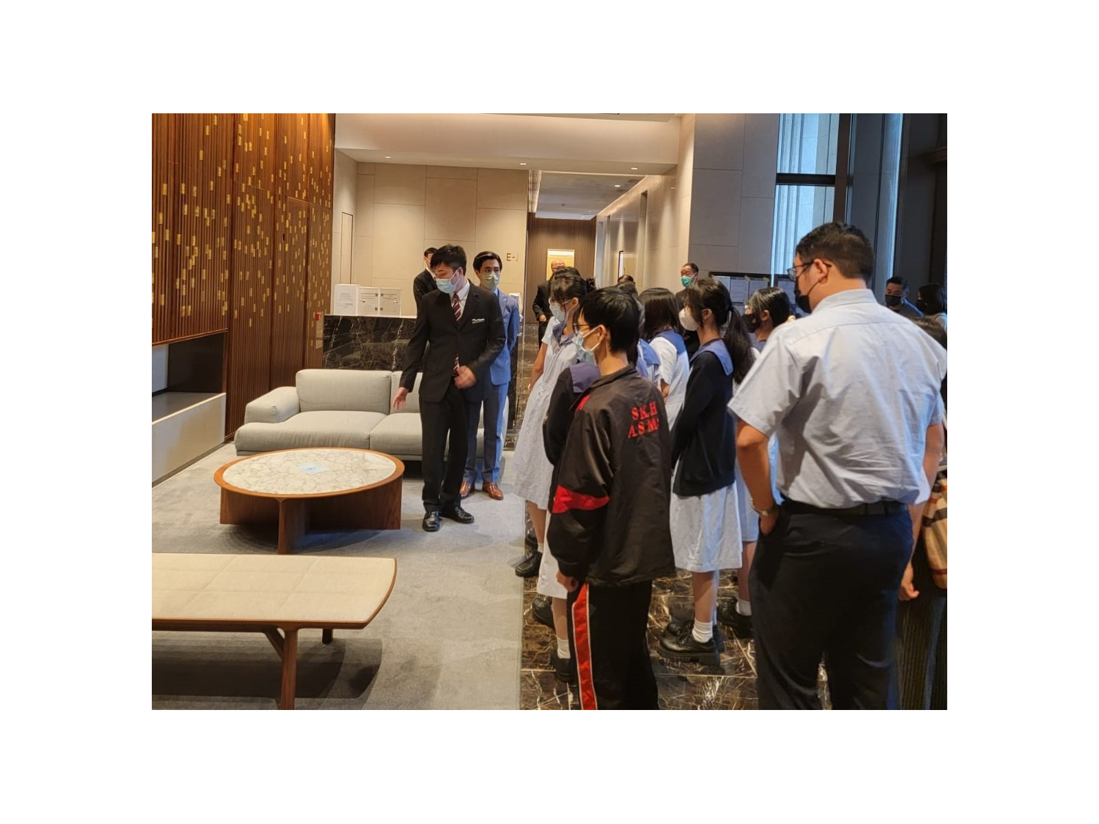 7dc98e5d-80b3-4567-b428-3a25fa296823