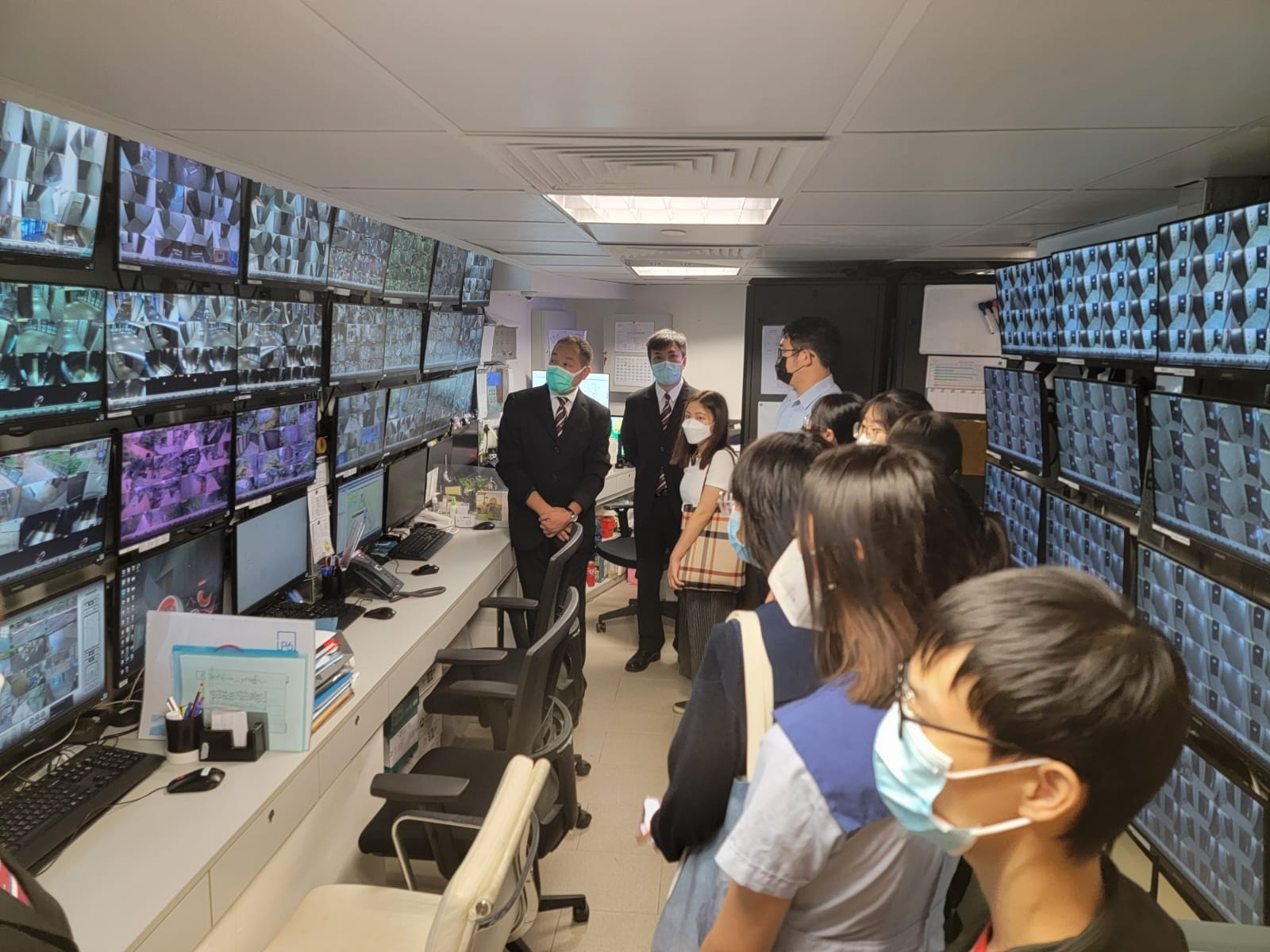 03f06c43-a0bb-42ee-8770-3be23033fdc8