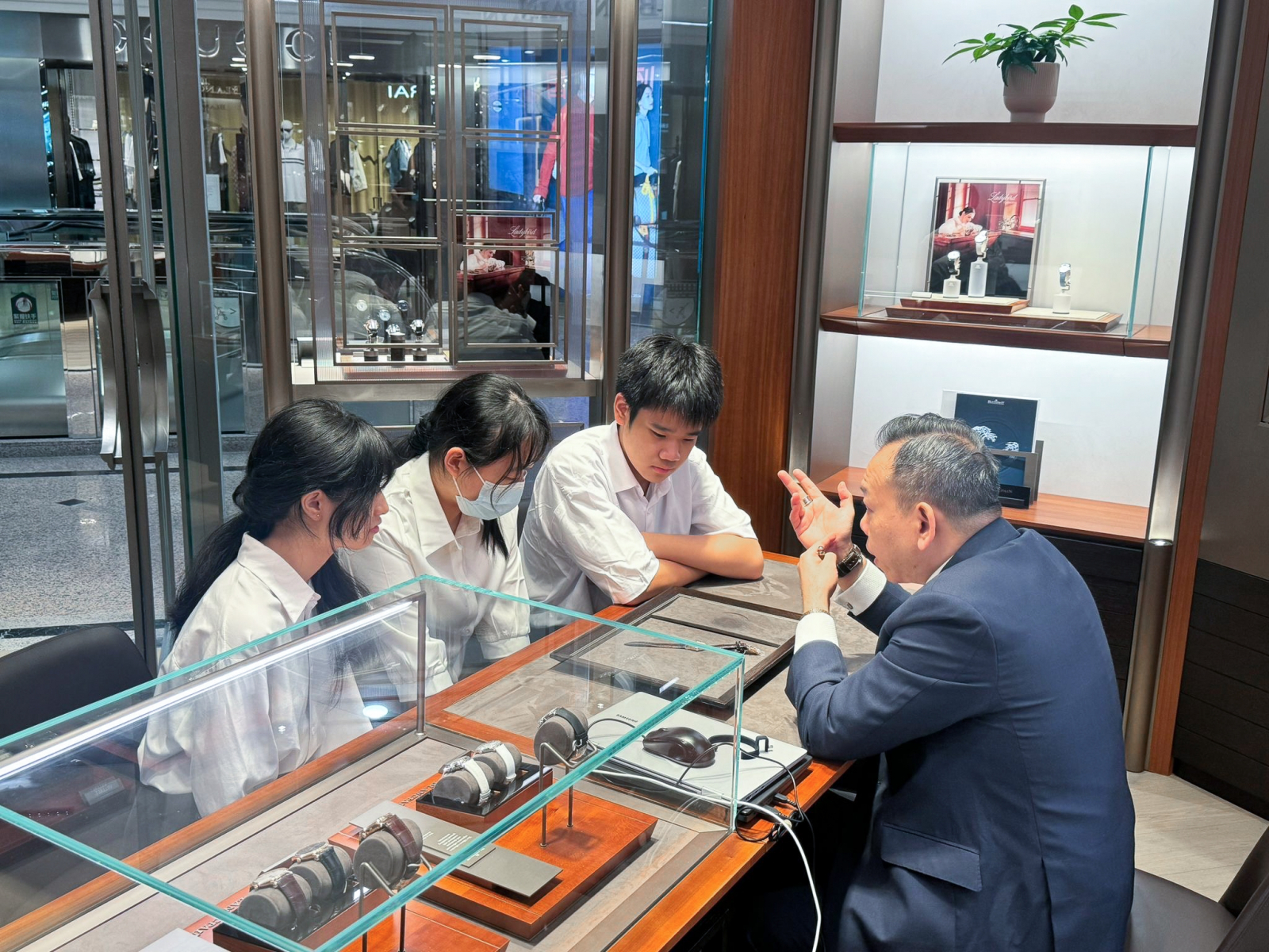 0b4018e1-add7-4727-be5c-078b911fea4b-LEE-MINGCHU-4B1李明珠