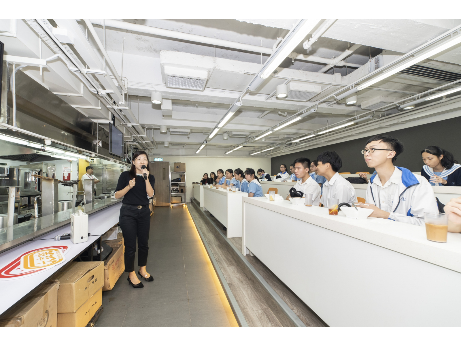 EBBBB256-E35C-4E16-9465-150D0BCFE82A