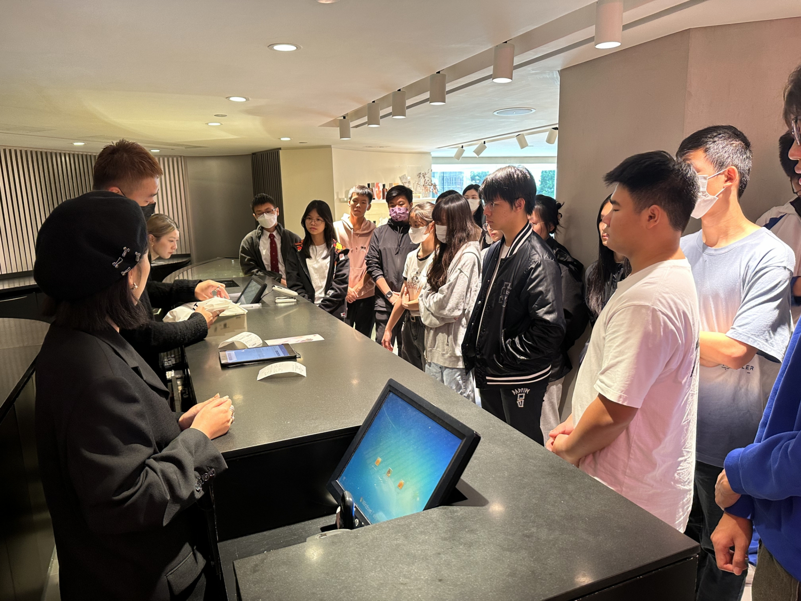 20231118_024037956_iOS